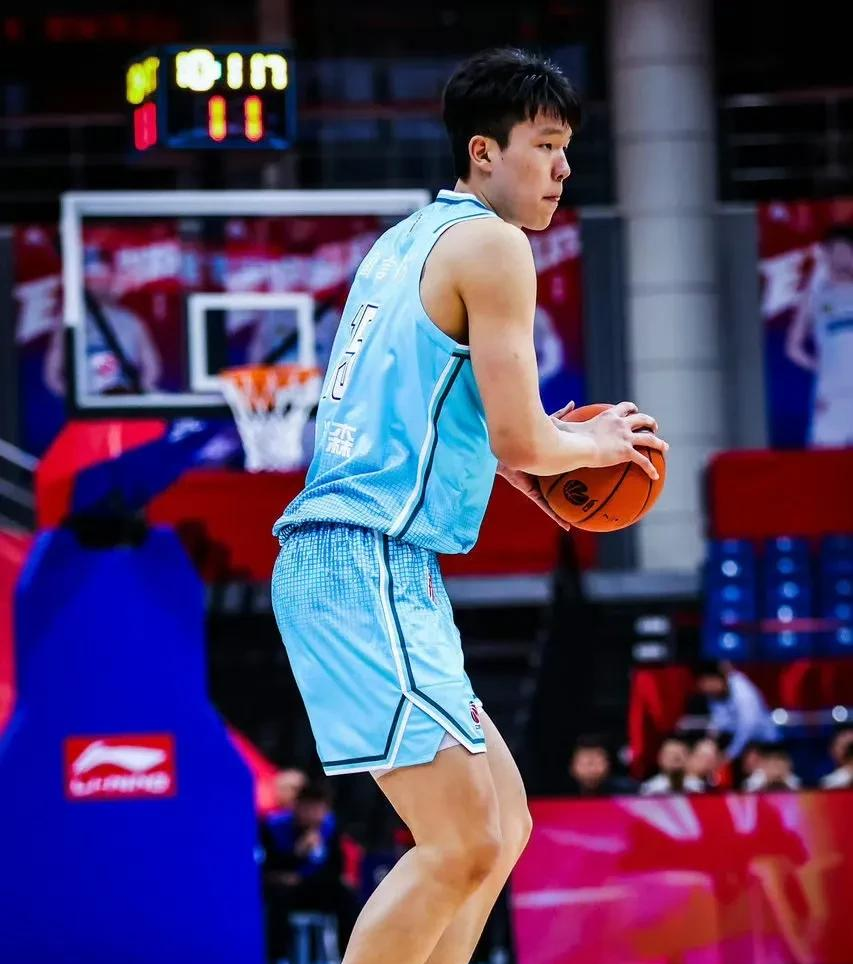 冲刺阶段体能课后，新疆广汇完成体检备战CBA季后赛，底气十足，纪律约束更严格的简单介绍-Leyu